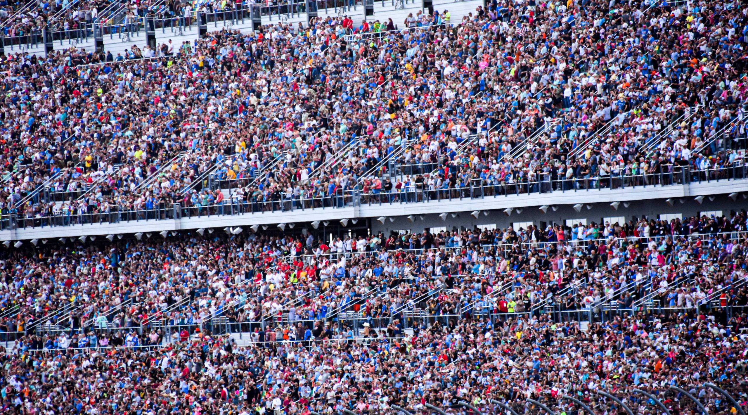 Crowd at Daytona 500
